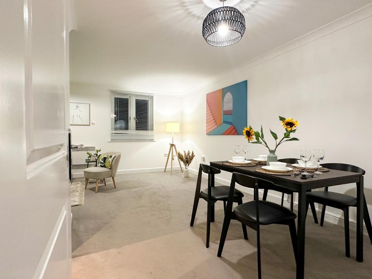 Luxury 2 Bedroom City Centre Apartment - Secure Parking - Amazing Location! Canterbury Eksteriør bilde
