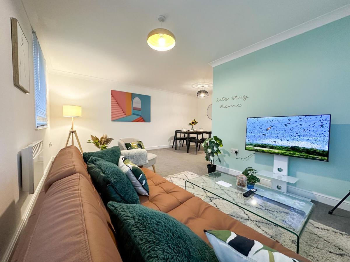 Luxury 2 Bedroom City Centre Apartment - Secure Parking - Amazing Location! Canterbury Eksteriør bilde