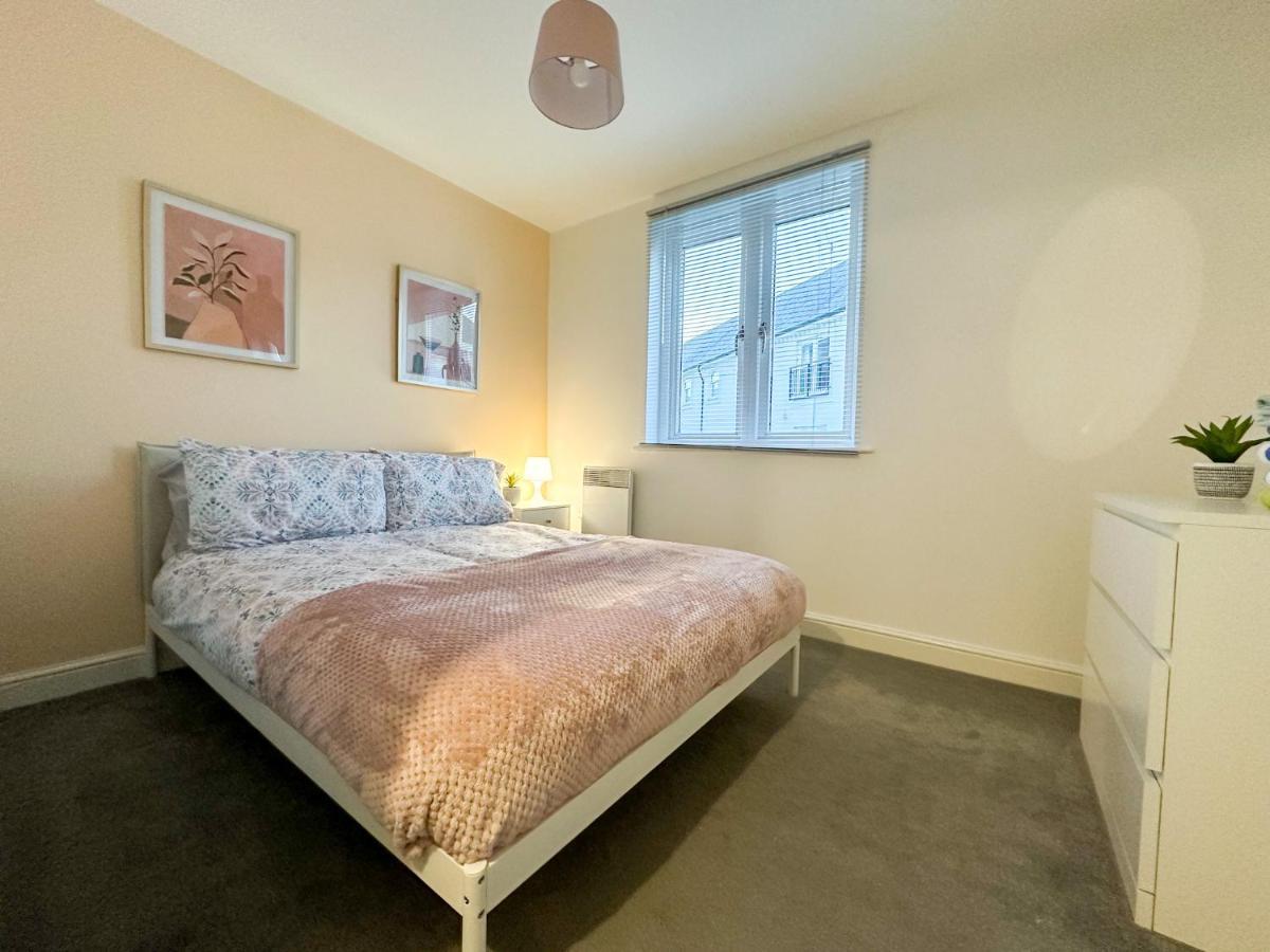 Luxury 2 Bedroom City Centre Apartment - Secure Parking - Amazing Location! Canterbury Eksteriør bilde