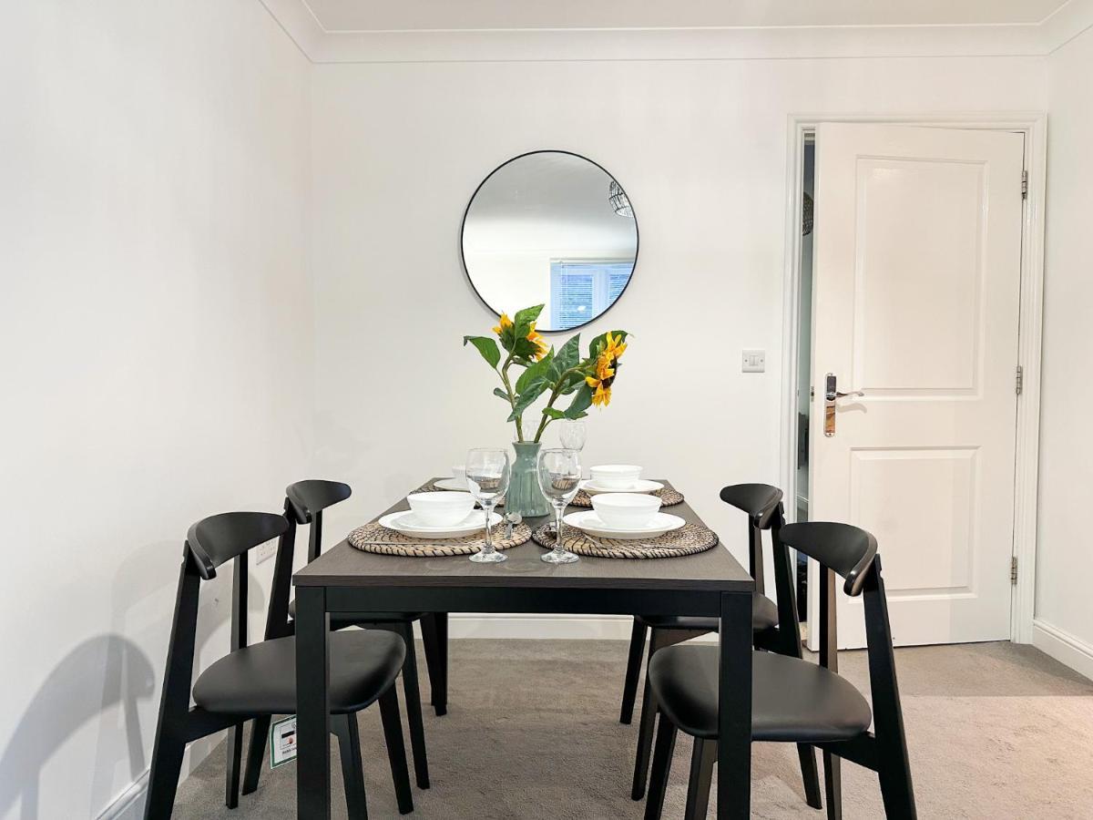 Luxury 2 Bedroom City Centre Apartment - Secure Parking - Amazing Location! Canterbury Eksteriør bilde